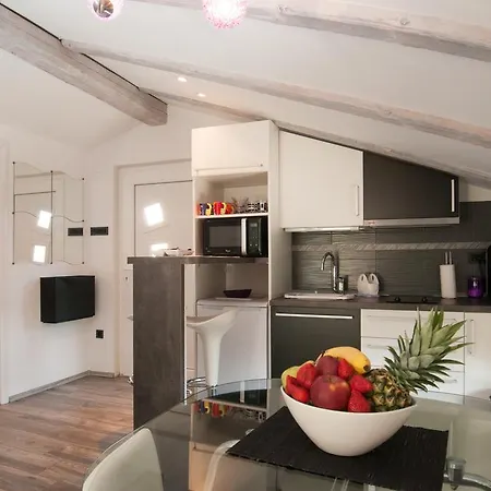 Gala Апартаменты *